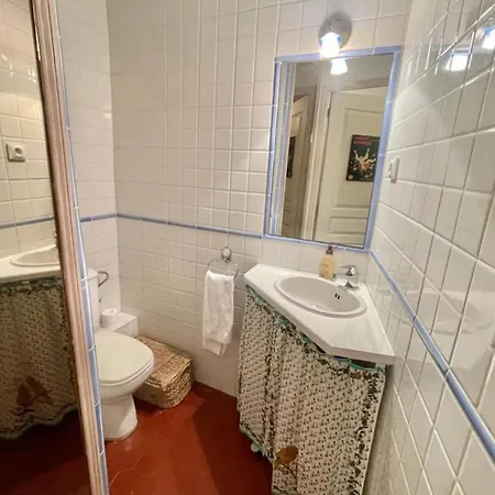 Great In The Heart Of Meynadier Old Neighbourhood ! *
